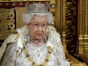 Kraliça II Elizabet 95 yaşında taxtdan gedəcək