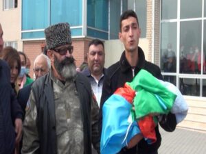 Bir ölüb, min dirilirik: Hərbçimizin Mübarizi doğuldu – FOTO