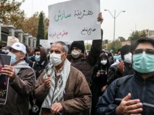 İran çalxalanır: Xalq yenidən AYAĞA QALXDI – FOTOLAR