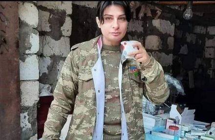 Cəbhədə könüllü xidmət edən tanınmış həkim: “Döyüşdə qalmaq üçün yarasını bildirməyən əsgərlər var idi” – VİDEO Cəbhədə könüllü xidmət edən tanınmış həkim: “Döyüşdə qalmaq üçün yarasını bildirməyən əsgərlər var idi” – VİDEO