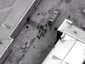 Qırmızı Bazarda düşmənin qərargahı hədəf alındı, canlı qüvvəsi məhv edildi – VİDEO