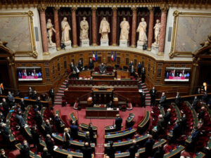 Fransadan müsəlmanlara qarşı ŞOK QANUN