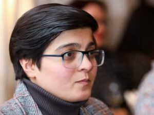 Koronavirusla mübarizə aparan tibb işçilərinin əməkhaqlarından 20 faiz tutulacaq?