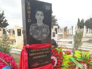 Düşmənə əyilmədən ayaq üstə atəş açan ŞƏHİDİMİZ – FOTO