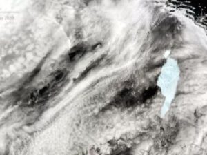 Dünyanın ən böyük aysberqi PARÇALANDI