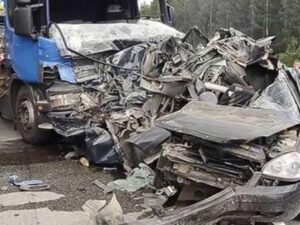 Gorus-Qafan yolunda maşın dərəyə yuvarlandı – Erməni hərbçilər öldü