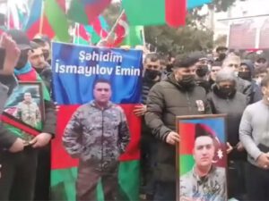 Evin tək uşağı şəhid Emin İsmayılovun anası kirayə qaldığı mənzildən ÇIXARILIR
