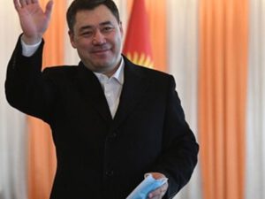 Japarov Qırğızıstanda keçirilən prezident seçkilərində qalib gəlir