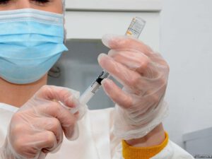 65 yaşdan yuxarı şəxslərin vaksinasiyasına başlanılır: Proses necə aparılacaq?