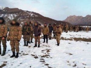 Erməni əsirlərin DAHA BİR VİDEOSU YAYILDI: “Başını qaldır…” – VİDEO