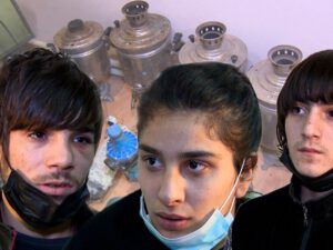 Bakıda 60-dan çox evə girən dəstə – Əllərinə keçəni oğurlayıblar – VİDEO