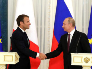 Vladimir Putin Makronla telefonla danışıb: Sabahkı üçtərəfli görüş müzakirə olunub