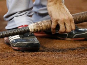 Cəlilabadda kişi arvadını yatdığı yerdə qətlə yetirib