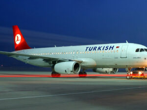 İstanbul-Bakı reysində nasazlıq – Sərnişinlər təxliyə edildi