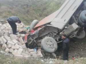 Xocavənddə “KamAZ” dərəyə aşıb, ölən var
