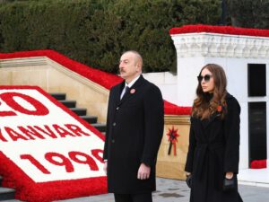 İlham Əliyev və Mehriban Əliyeva Şəhidlər xiyabanını ziyarət ediblər