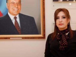 İcra başçısının özünə təyin etdiyi 43 yaşlı xanım müavin kimdir? – Zal nəzarətçisi, kitabxanaçı və … – DOSYE