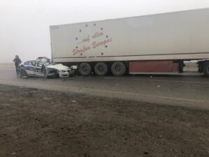 Kürdəmir yolunda dəhşətli qəza: “DAF” və polis maşını toqquşdu – FOTO
