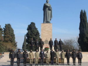 Tankçılar general Həzi Aslanovun ata ocağını ziyarət edib – FOTO