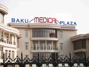 Baku Medical Plazada növbəti bədbəxt hadisə – əməliyyat olunan Rəşad Mahmudov öldü