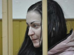 Ana doğduğu körpəni 22 yerindən qayçılayıb öldürdü: SƏBƏBİ DƏHŞƏTƏ GƏTİRƏCƏK – FOTO