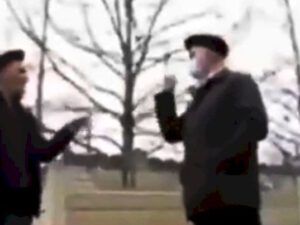Bələdiyyə sədri şəhid atasını təhqir etdi: “Sənin başın işləmir…” – Video