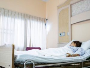 Palatanın ventilyasiya sistemindəki qəribə məxluq pasiyenti qorxutdu – FOTO