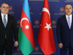 Bayramov Çavuşoğlu ilə telefonla danışdı