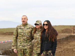 Leyla Əliyevadan valideynlərinin evlilik ildönümü ilə bağlı paylaşım – FOTO