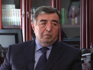 Əhmədzadənin kadrları bir gündə milyonluq müqavilələr bağladı – Tender əməliyyatı