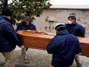 Qadın ölümündən 10 gün sonra qocalar evinə qayıtdı – FOTO