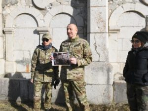 Ulu öndərin izi ilə: İlham Əliyev 39 il sonra eyni gündə Şuşada