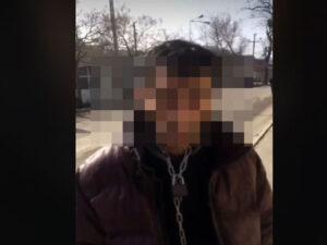 İcazəsiz su içdiyinə görə ruhi xəstəsini zəncirləyən şəxs tutuldu – RƏSMİ