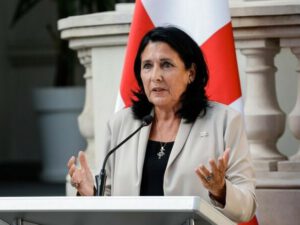 Zurabişvili: “Ümid edirəm növbəti hökumət çətin prosesi dayandıra biləcək”