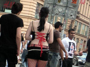 Ağlasiğmaz intim ənənələr: seks-turizmin mərkəzi olan ŞƏHƏRDƏN REPORTAJ – FOTO