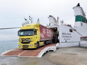 Azərbaycan gömrüyündə saxta sənədlərlə Türkmənistana göndərilən tonlarla yük geri qaytarıldı – QALMAQAL