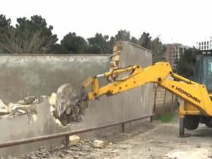 Bakıda bu ərazidə tikili və hasarlar söküldü – FOTO