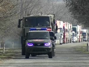 Sülhməramlılar Şuşaya gedən avtomobil karvanını müşayiət etdi – VİDEO