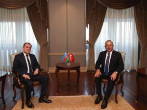 Mövlud Çavuşoğlu Ceyhun Bayramovla Qarabağdakı son vəziyyəti müzakirə etdi