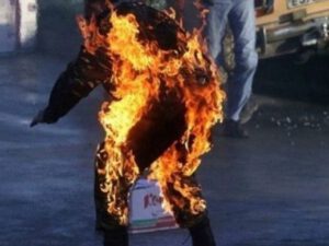 Sabirabadda kişi üstünə benzin tökərək intihara cəhd etdi: DİN səbəbini AÇIQLADI
