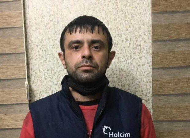 “Dəli Tural” silahla saxlanıldı – FOTO “Dəli Tural” silahla saxlanıldı – FOTO