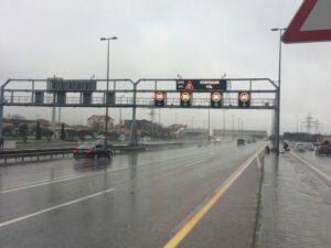 Paytaxt yollarında sürət həddi endirildi