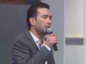 “Akif İslamzadə sıravı müğənni olub… Canəli Əkbərovdan Nardaran toyunda 13 yaşlı uşaq səhv tutdu” – Emil Rəhmanov -VİDEO