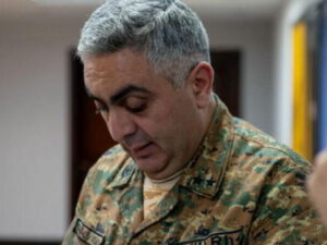 Ermənistan əhalisini dolayan Ovannisyan İrəvana QAYITDI