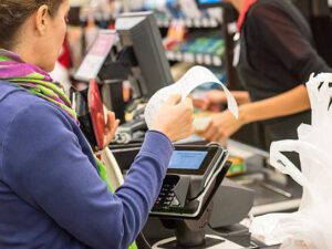 Marketlərdə bizi belə aldadırlar – Ekspert “pul tələsi”ndən çıxmağın yollarını açıqladı