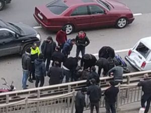 SON DƏQİQƏ: Bakıda avtomobil motosikleti vurdu – ANBAAN VİDEO