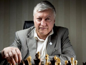 Anatoli Karpov: “Kasparovun arxasında Azərbaycan dayanmışdı, bundan sonra necə nankor olmaq mümkündür?!”