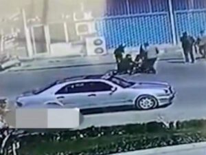 Avtomobilin önünə yıxılan qadın görün kim imiş – RƏSMİ AÇIQLAMA