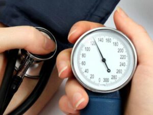 Təzyiq yüksələndə hansı qidalardan imtina edilməlidir? – XƏBƏRDARLIQ