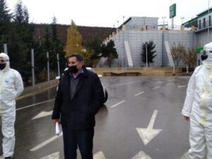 Bakıda COVID-19 xəstələri küçədə SAXLANILDI